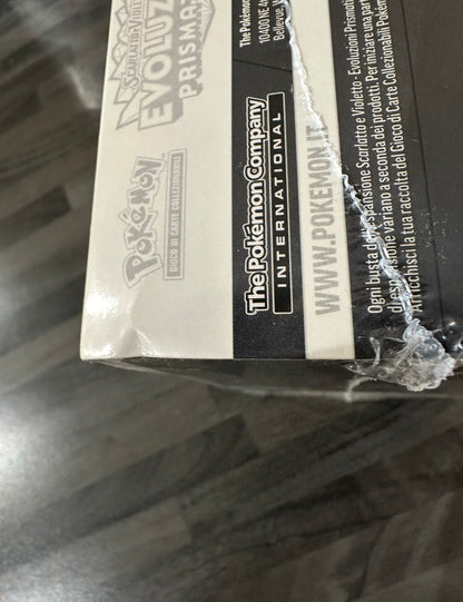 (PICCOLE IMPERFEZIONI) Evoluzioni Prismatiche Set Allenatore Fuoriclasse ETB (ITA)